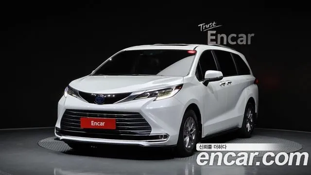 Toyota Sienna 4th Generation 2023 Белый из Кореи