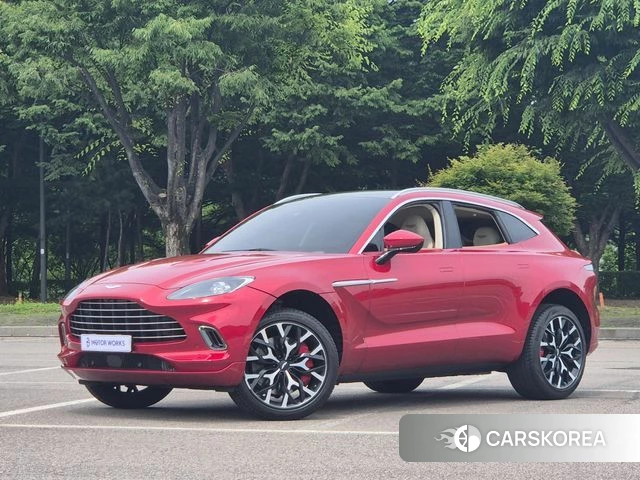 Aston Martin DBX 2022 Красный из Кореи