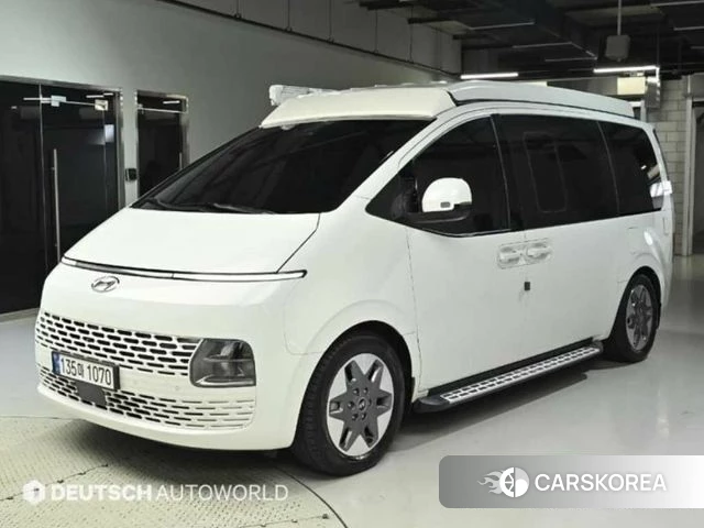 Hyundai Staria 2023 Белый из Кореи