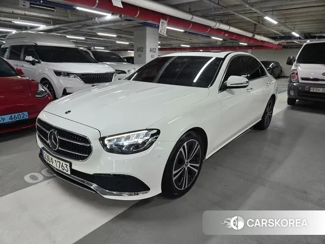 Mercedes-Benz E-Class W213 2021 Белый из Кореи