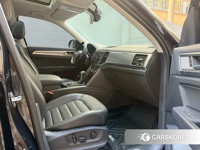 Volkswagen Tourang 2019 Черный из Китая