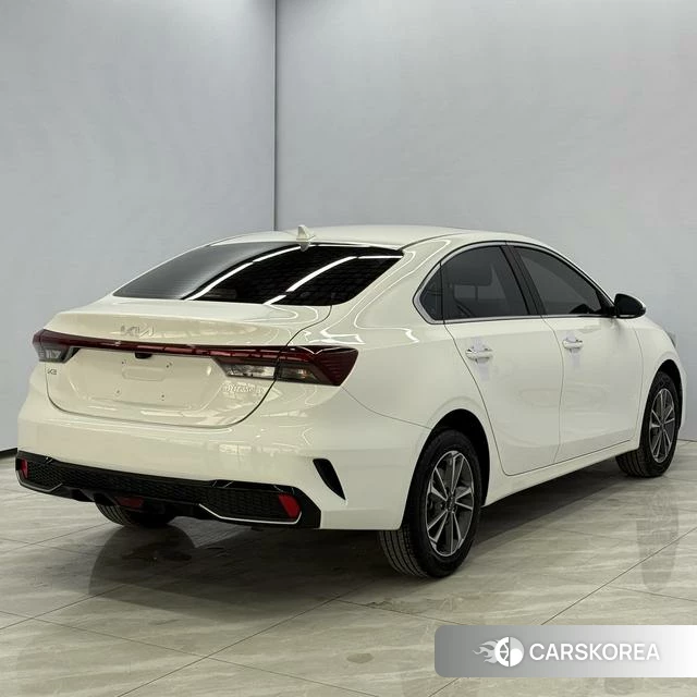Kia K3 2023 Белый из Китая
