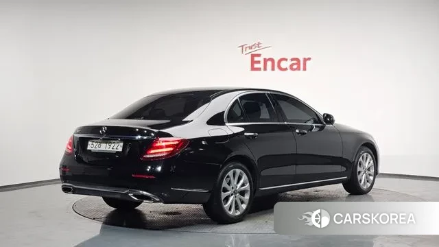 Mercedes-Benz E-Class W213 2018 Черный из Кореи