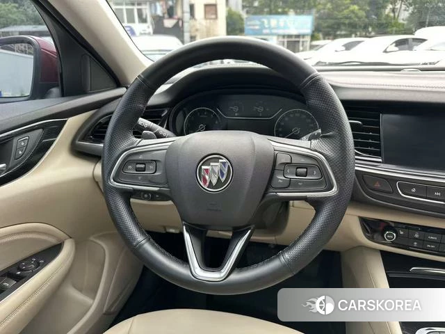Buick Regal 2022 Красный из Китая