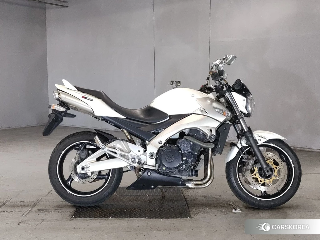 Проданный Suzuki GSR400 2010 из Японии