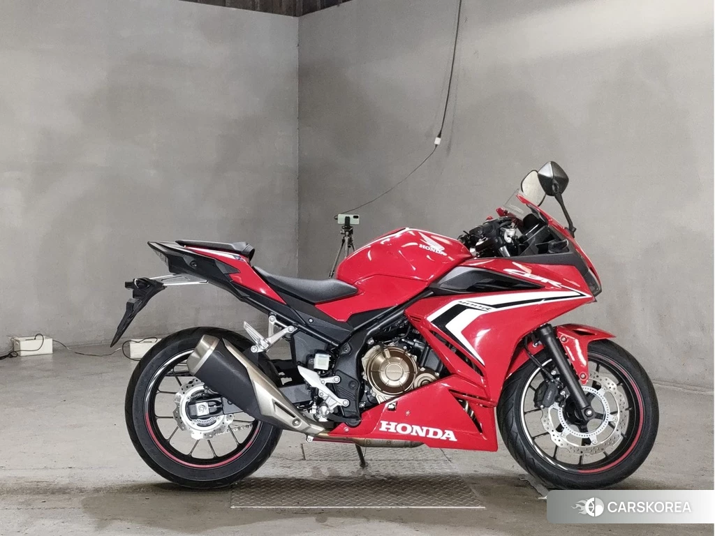 Проданный Honda CBR400R 2019 из Японии