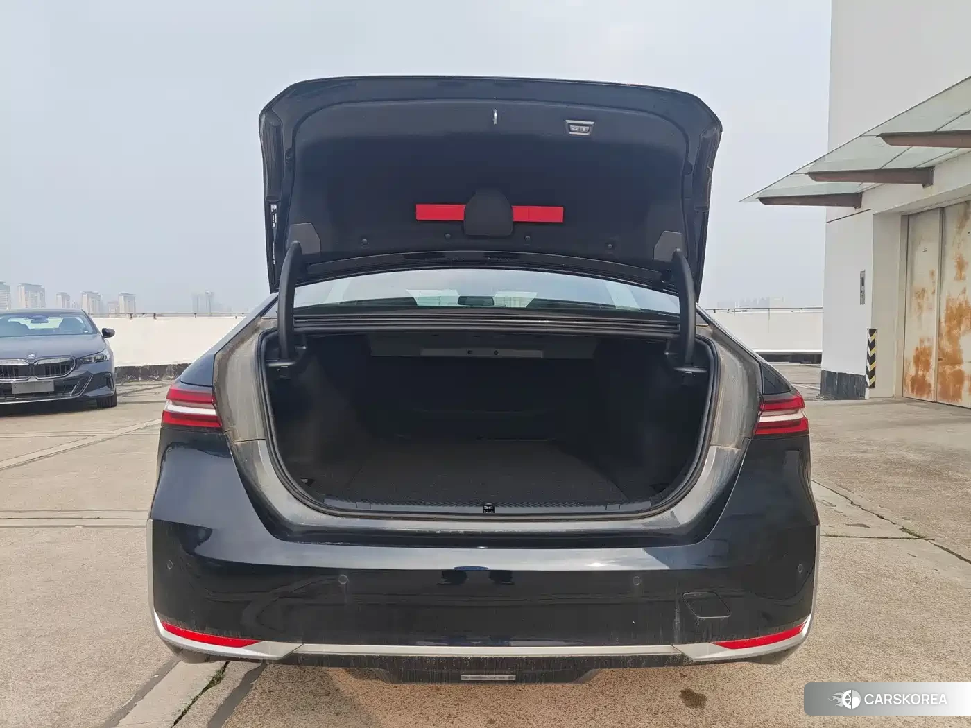 BMW i5 2026 Черный из Китая