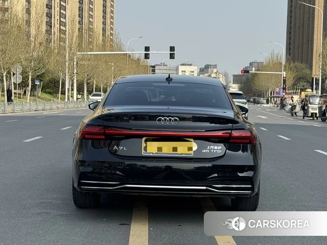 Audi A7L 2024 Черный из Китая
