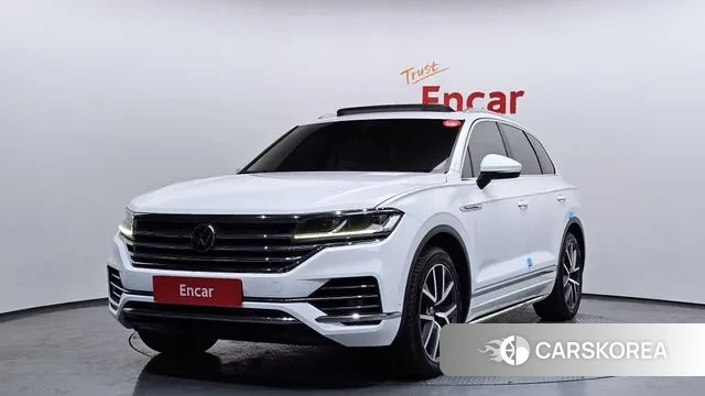 Volkswagen Touareg 3rd generation 2021 Белый из Кореи