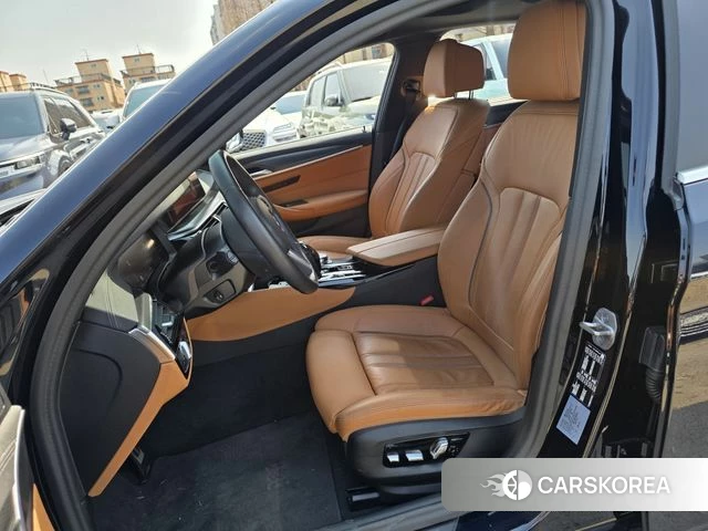 BMW 5 Series (G30) 2023 Черный из Кореи