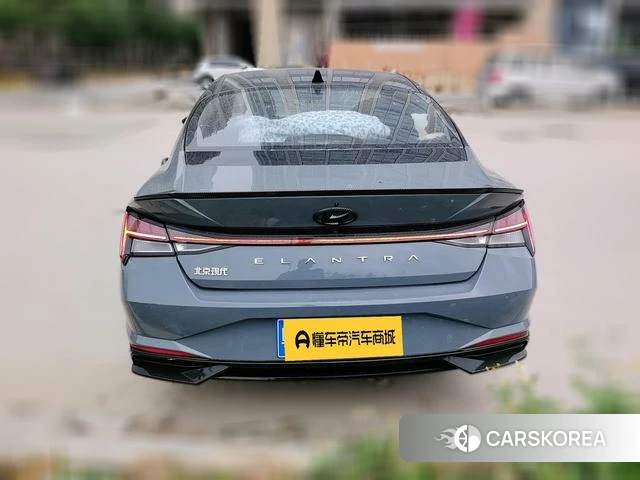 Hyundai Elantra 2023 Темно-серый из Китая