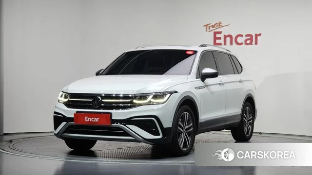 Volkswagen Tiguan Allspace 2023 Белый из Кореи
