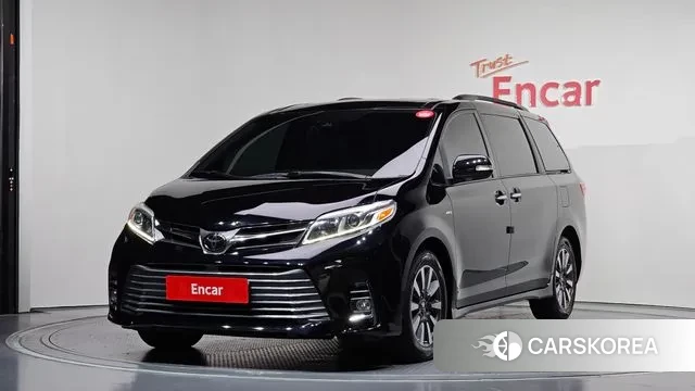 Toyota Sienna 2018 Черный из Кореи