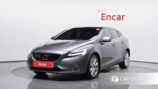 Volvo V40 2018 Серый из Кореи