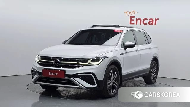 Volkswagen Tiguan Allspace 2022 Белый из Кореи