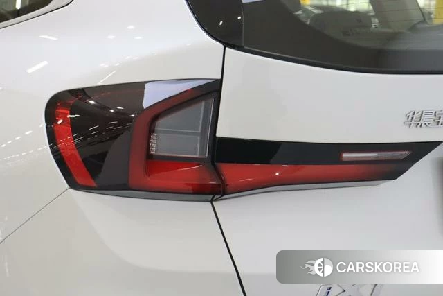 BMW iX1 2024 Белый из Китая