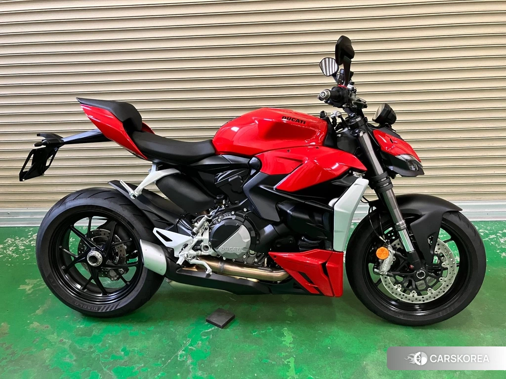 Проданный Ducati STREETFIGHTER V2 2023 из Японии