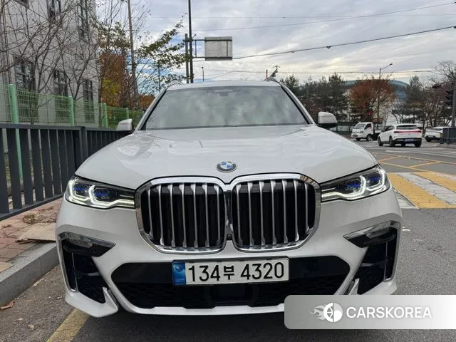 BMW X7 (G07) 2022 Белый из Кореи