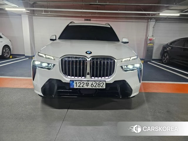 BMW X7 (G07) 2023 Белый из Кореи