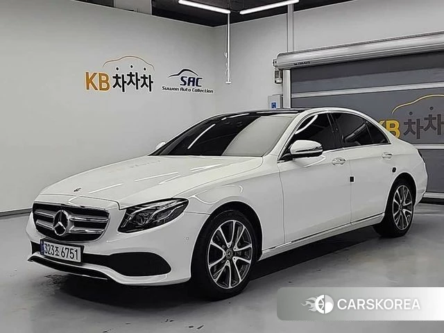 Mercedes-Benz E-Class W213 2019 Белый из Кореи