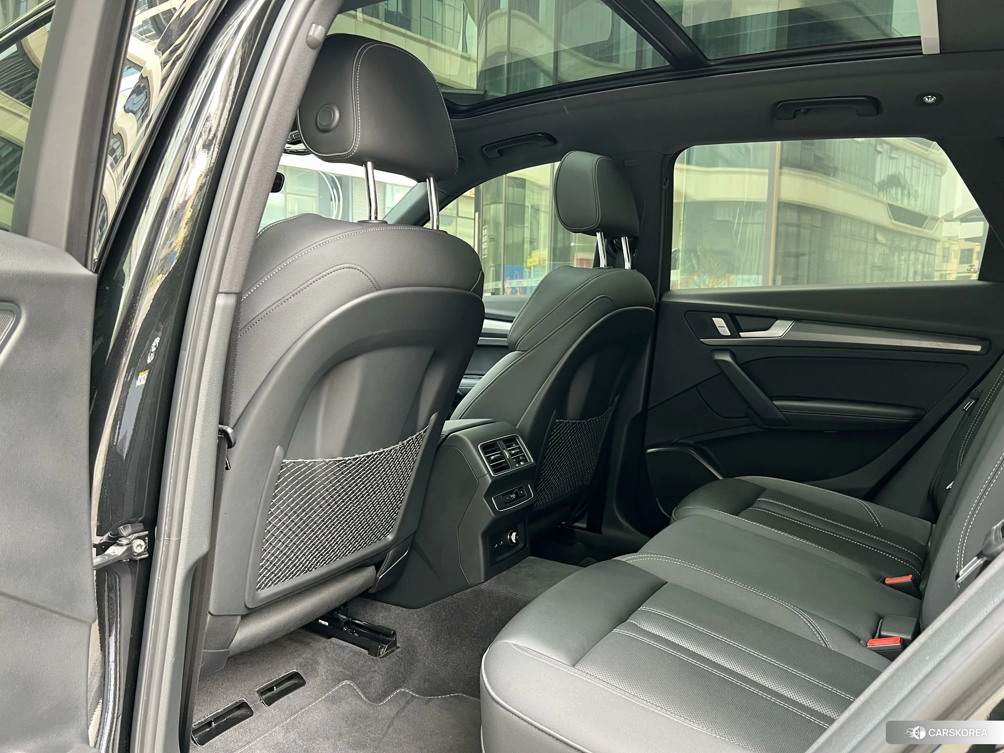 Audi Q5L 2023 Черный из Китая