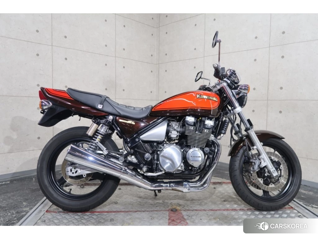 Проданный Kawasaki ZEPHYR 400 2011 из Японии