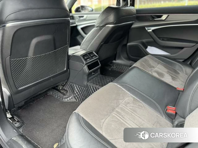 Audi A6L 2022 Черный из Китая