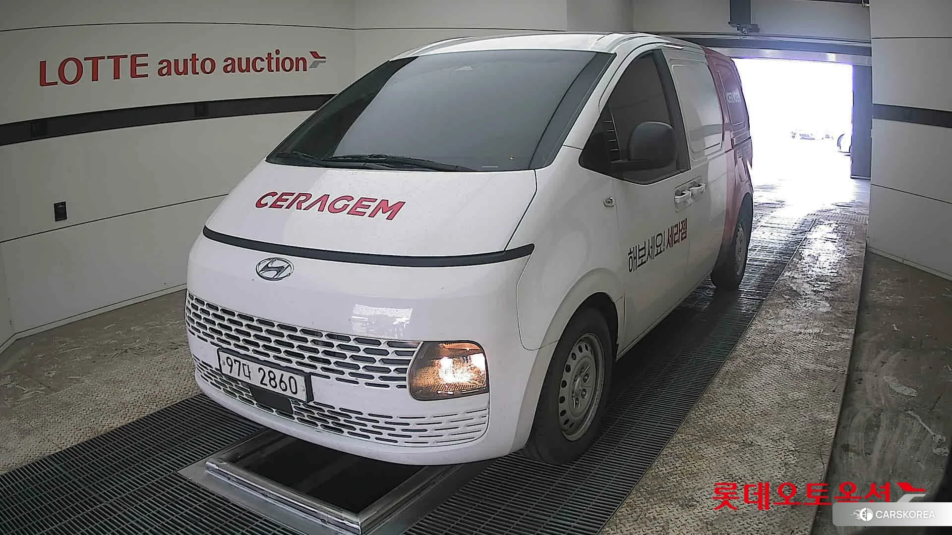 Hyundai Staria 2022 Белый из Кореи