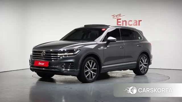 Volkswagen Touareg 3rd generation 2020 Серый из Кореи