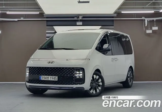 Hyundai Staria 2022 Белый из Кореи