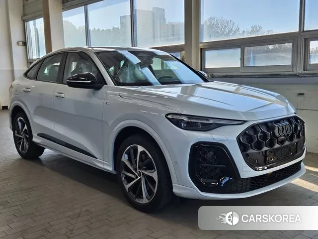 Audi Q5 (80A) 2025 Белый из Кореи