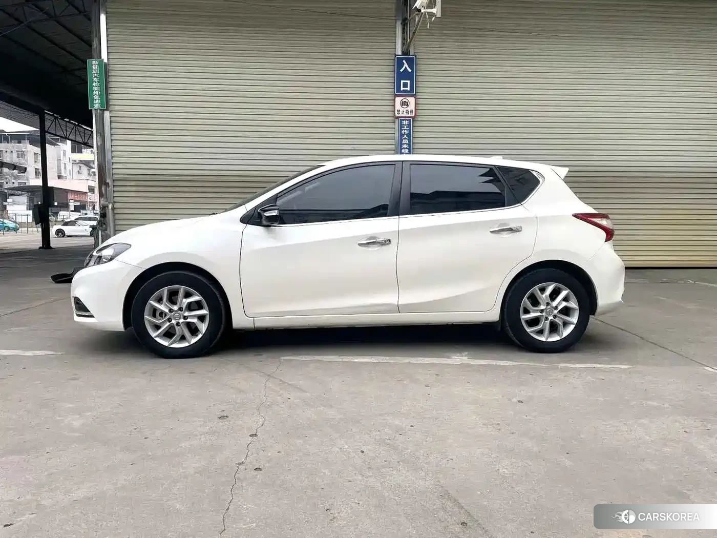 Nissan Tiida 2022 Белый из Китая