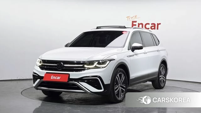 Volkswagen Tiguan Allspace 2023 Белый из Кореи