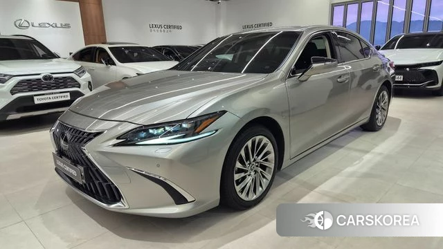 Lexus ES300h 7th generation 2023 Песочный из Кореи