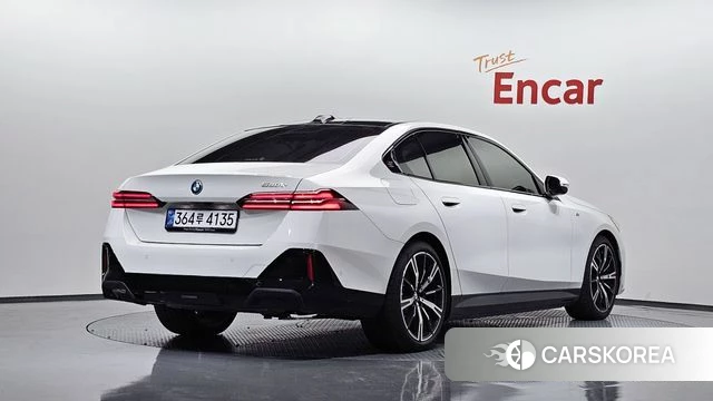 BMW 5 Series (G60) 2025 Белый из Кореи