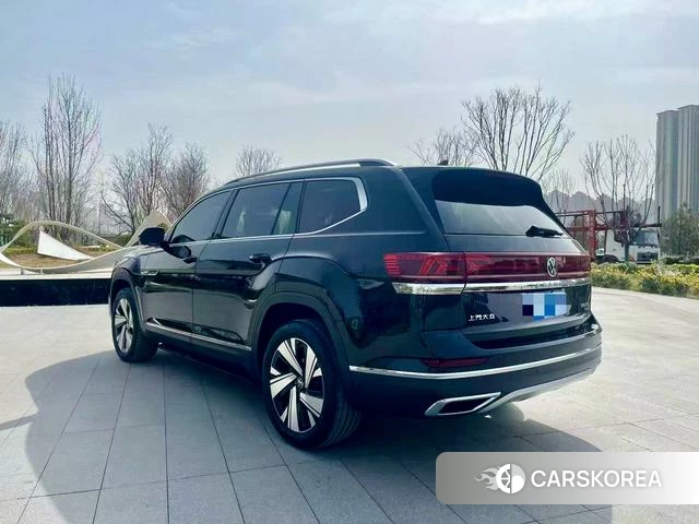 Volkswagen Tourang 2024 Черный из Китая