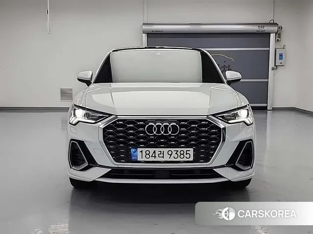 Audi Q3 (F3) 2023 Белый из Кореи