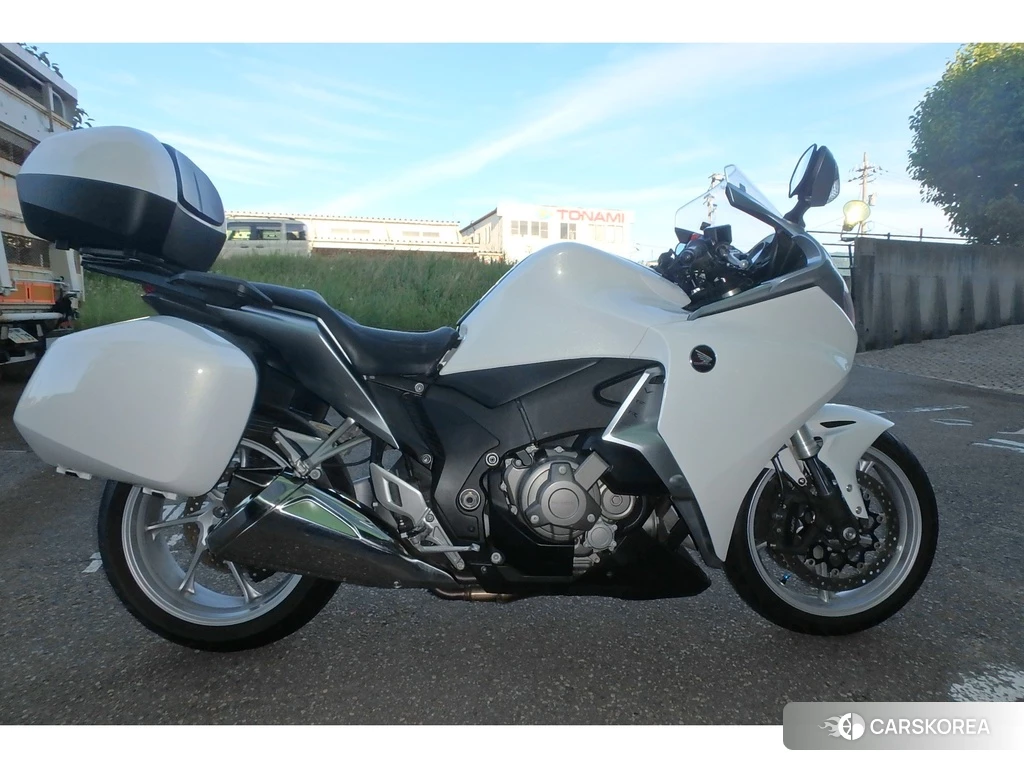 Проданный Honda VFR1200F DCT 2010 из Японии, фото 2