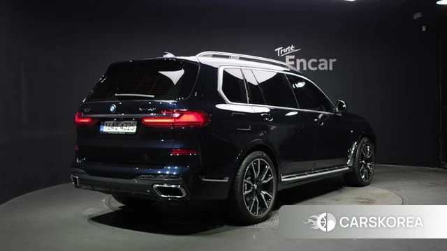 BMW X7 (G07) 2022 Черный из Кореи