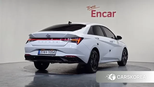 Hyundai Avante (CN7) 2022 Белый из Кореи