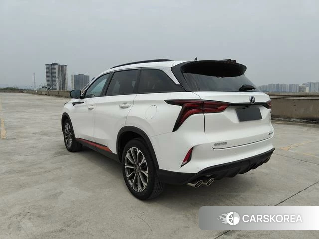 Chang'an CS75 PLUS 2021 Белый из Китая