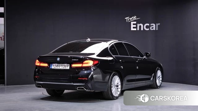 BMW 5 Series (G30) 2022 Черный из Кореи