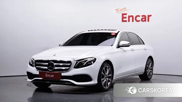 Mercedes-Benz E-Class W213 2018 Белый из Кореи