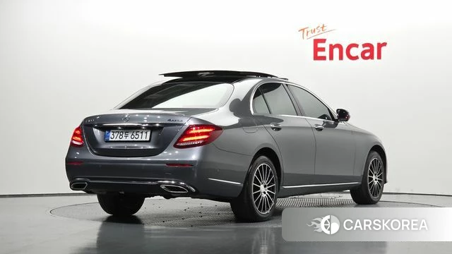 Mercedes-Benz E-Class W213 2019 Серый из Кореи