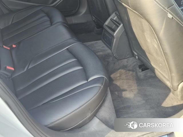 Audi A4L 2018 Белый из Китая