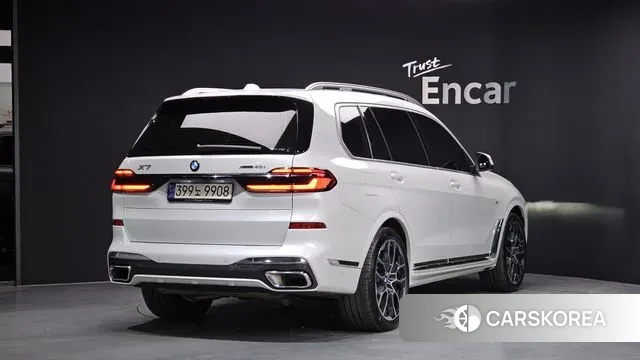 BMW X7 (G07) 2023 Белый из Кореи