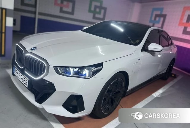 BMW 5 Series (G60) 2025 Белый из Кореи