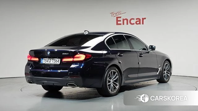 BMW 5 Series (G30) 2022 Черный из Кореи