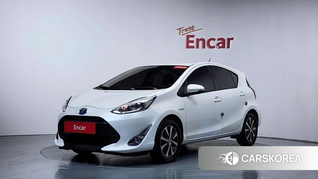 Toyota Prius C 2019 Белый из Кореи