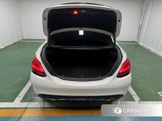 Mercedes-Benz Class C 2019 Белый из Китая